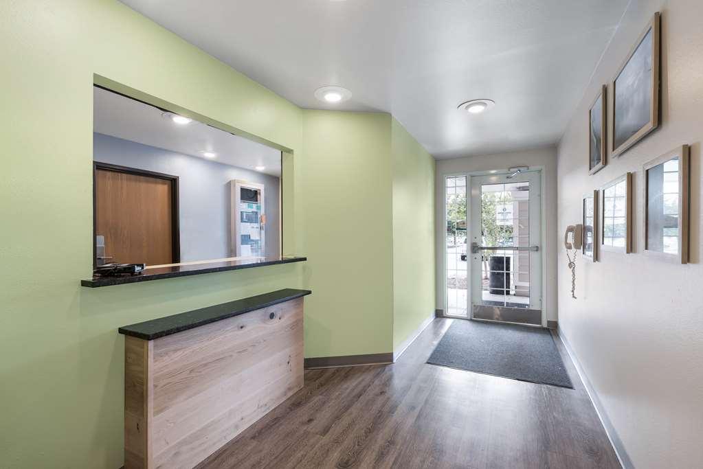 Extended Stay America Select Suites - Orlando - East Interior foto